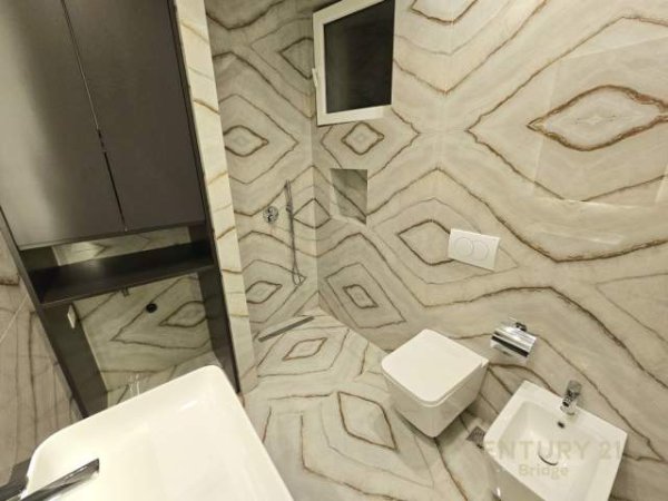 Tirane, jepet me qera apartament Kati 4, 102 m² 820 Euro (Liqeni i Thate, Kompleksi FZ Construction Tirana, Albania)
