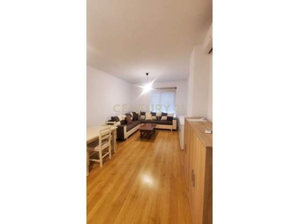 Tirane, jepet me qera apartament 2+1+BLK Kati 7, 80 m² 500 Euro (Kompleksi Kontakt, 21 Dhjetori)