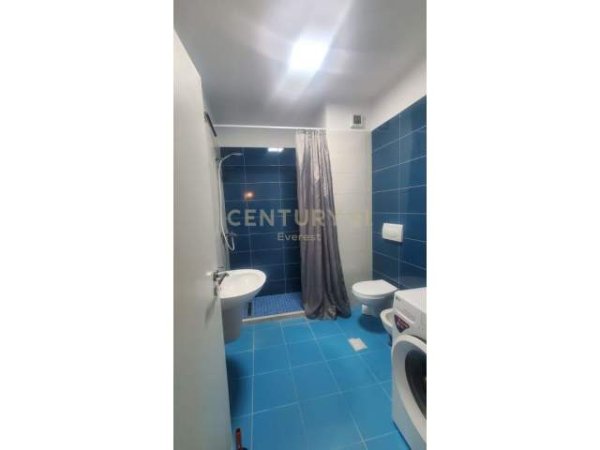 Tirane, jepet me qera apartament 2+1+BLK Kati 7, 80 m² 500 Euro (Kompleksi Kontakt, 21 Dhjetori)