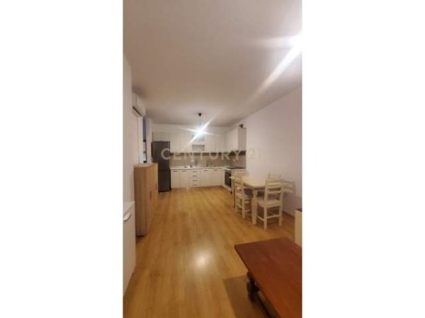 Tirane, jepet me qera apartament 2+1+BLK Kati 7, 80 m² 500 Euro (Kompleksi Kontakt, 21 Dhjetori)