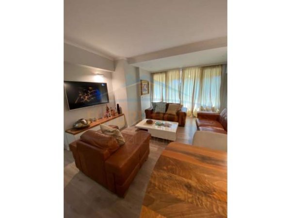 Tirane, shitet apartament 2+1 Kati 3, 86 m² 249.400 Euro (Qender)