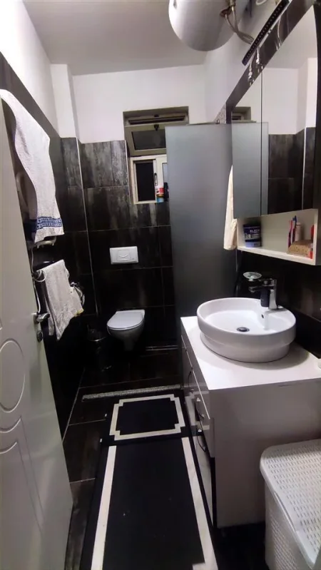 Tirane, jepet me qera apartament 2+1 Kati 3, 75 m² 600 Euro (bulvardi zogu i pare)