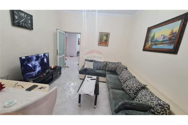 Tirane, jepet me qera apartament 2+1+BLK Kati 8, 87 m² 550 Euro (Isuf Elezi)