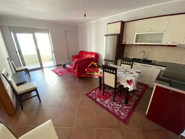 Vlore, jepet me qera apartament 1+1+BLK Kati 6, 75 m² 250 Euro (Rruga Murat Terbaci)