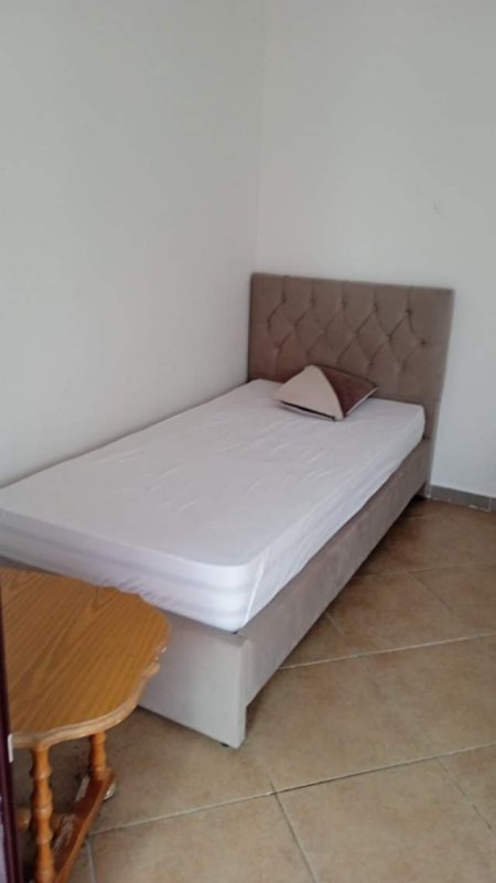 Tirane, jepet me qera apartament 1+1+BLK Kati 3, 70 m² 25.000 Leke (kinostudio)