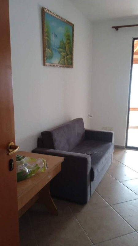 Tirane, jepet me qera apartament 1+1+BLK Kati 3, 70 m² 25.000 Leke (kinostudio)