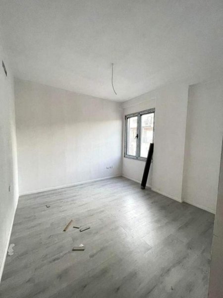 Tirane, shes apartament 2+1 126 m² 165.000 Euro (Kopshti Botanik)