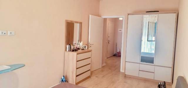 Tirane, jepet me qera apartament 1+1 68 m² 500 Euro (21 Dhjetori, kompleksi Kontakt)