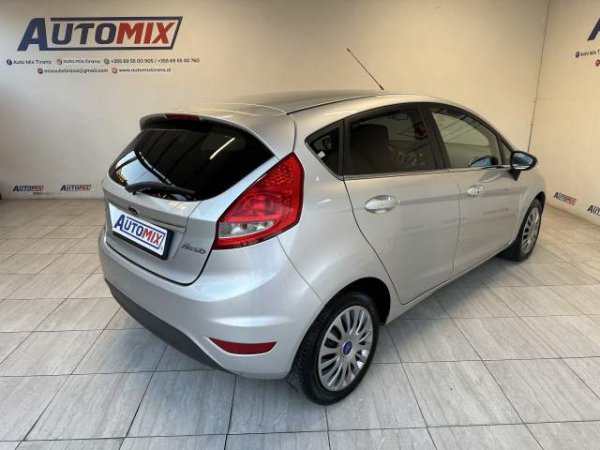 Tirane, shes makine Ford FIESTA Viti 2010, 4.700 Euro