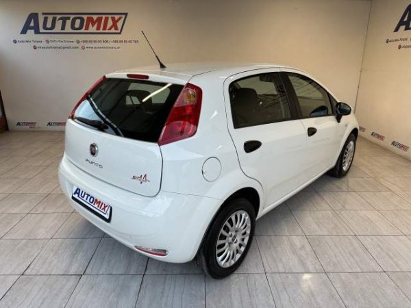 Tirane, shes makine Fiat PUNTO EVO Viti 2014, 5.600 Euro