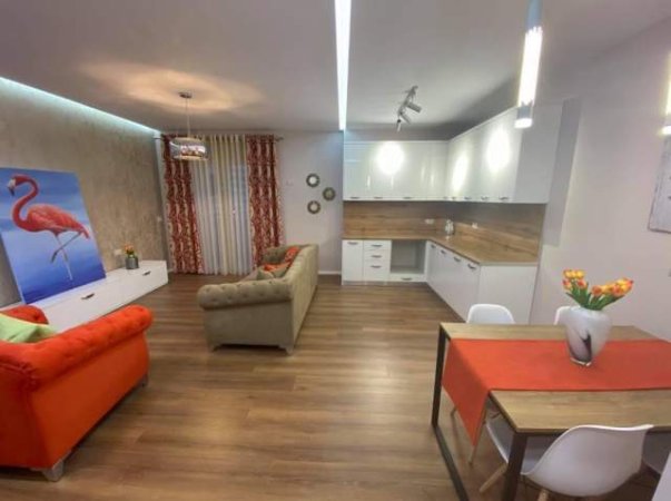 Tirane, jepet me qera apartament duplex Kati 5, 100 m² 750 Euro (Jordan Misja)