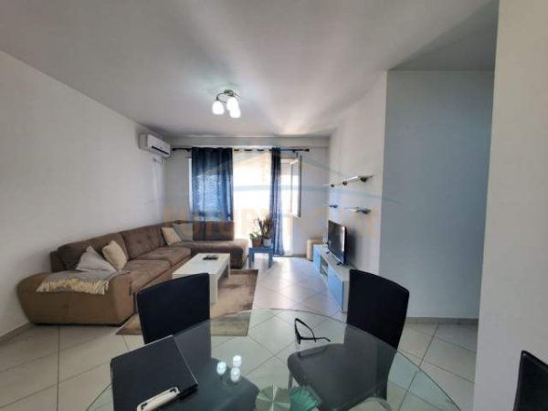 Tirane, jepet me qera apartament 1+1+BLK Kati 4, 70 m² 450 Euro (TRENIT)