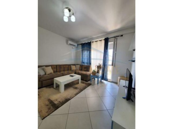 Tirane, jepet me qera apartament 1+1+BLK Kati 4, 70 m² 450 Euro (TRENIT)