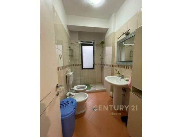 Tirane, shitet apartament 3+1 144 m² 230.000 Euro (Liqeni i Thate)