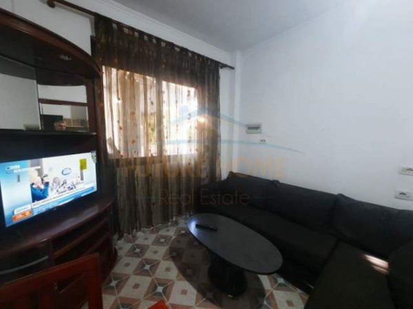 Tirane, jepet me qera apartament Kati 1, 55 m² 350 Euro (Rruga 5 Maj)