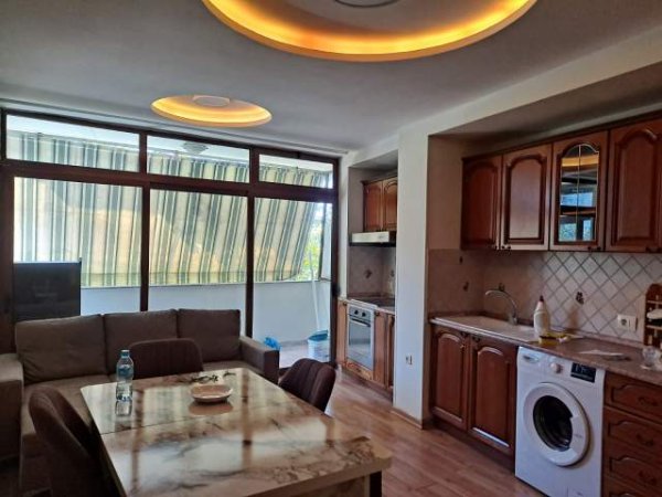 Tirane, jepet me qera apartament 1+1+BLK Kati 3, 70 m² 400 Euro (Restorant durrsi)