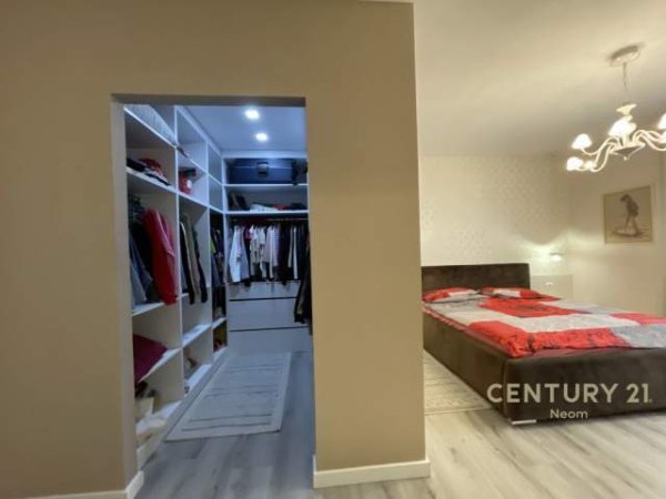 Tirane, jepet me qera apartament 2+1 Kati 6, 148 m² 1.500 Euro (Qender, Sheshi Skënderbej (Qendër))