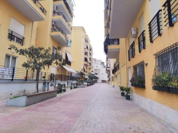 Tirane, shitet apartament 2+1+BLK Kati 4, 96 m² 145.000 Euro (Bill Klinton)