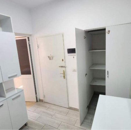 Tirane, jepet me qera apartament 2+1+A+BLK Kati 3, 100 m² 45000 Leke (rruga e barrikadave)