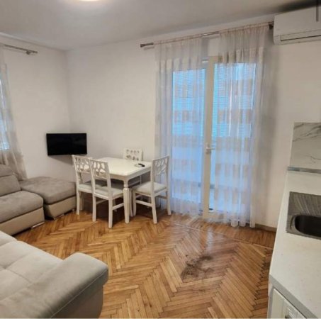 Tirane, jepet me qera apartament 2+1+A+BLK Kati 3, 100 m² 45000 Leke (rruga e barrikadave)