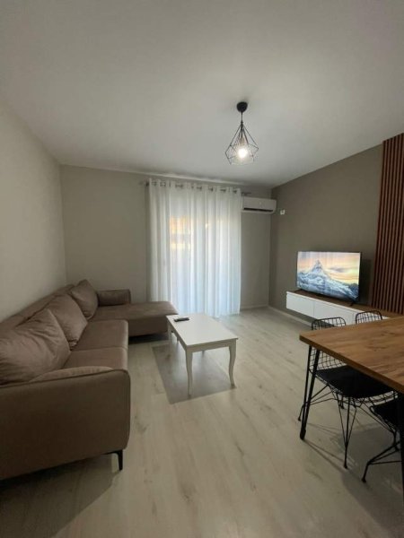 Tirane, jepet me qera apartament 1+1+BLK Kati 5, 50.000 Leke