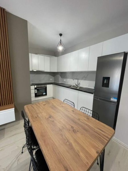 Tirane, jepet me qera apartament 1+1+BLK Kati 5, 50.000 Leke