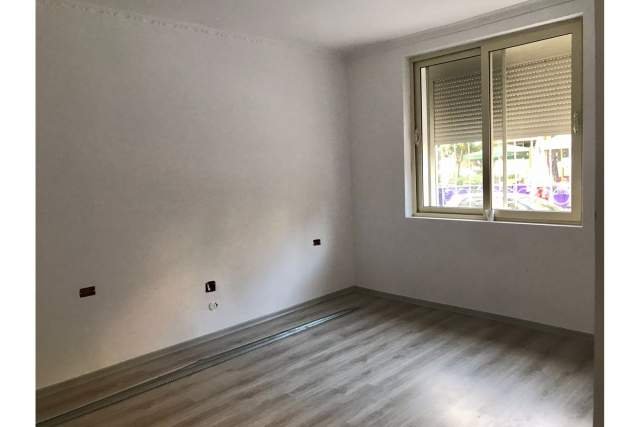 Tirane, shitet apartament Kati 1, 63 m² 118.000 Euro (Rruga Muhamet Gjollesha)