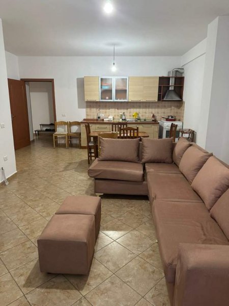 Tirane, jepet me qera apartament 1+1+BLK Kati 4, 55 m² 40.000 Leke (Selvia)