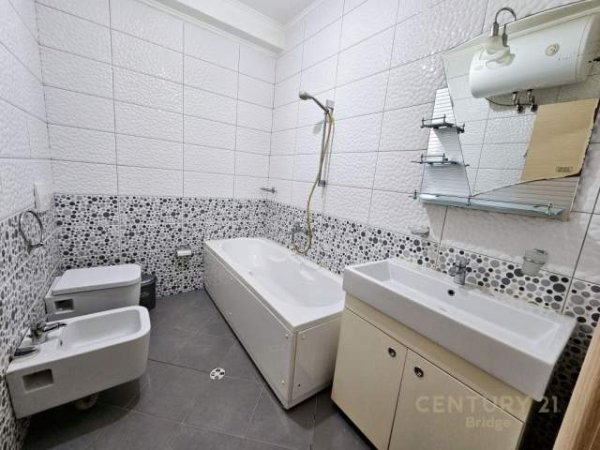 Tirane, jepet me qera apartament 2+1+BLK Kati 5, 100 m² 450 Euro (Fabrika e Miell Tirana)