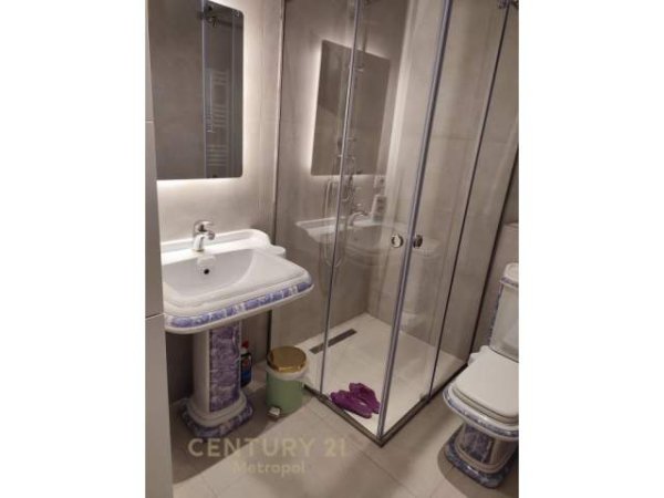 Tirane, jepet me qera apartament Kati 10, 67 m² 600 Euro (Tirana, Albania)