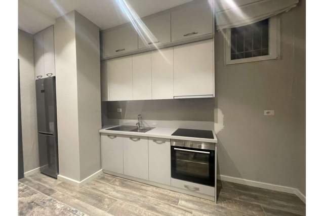 Tirane, jepet me qera apartament Kati 0, 70 m² 650 Euro (Zogu i Zi - Zoja e Këshillit të Mirë,  Tiranë,  Shqipëri)