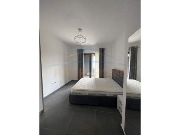 Tirane, jepet me qera apartament Kati 7, 70 m² 400 Euro (UNAZA E RE)