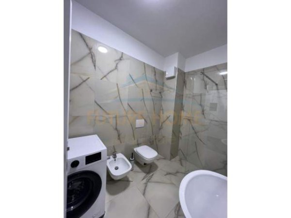 Tirane, jepet me qera apartament 1+1 Kati 7, 70 m² 400 Euro (Teodor Keko)