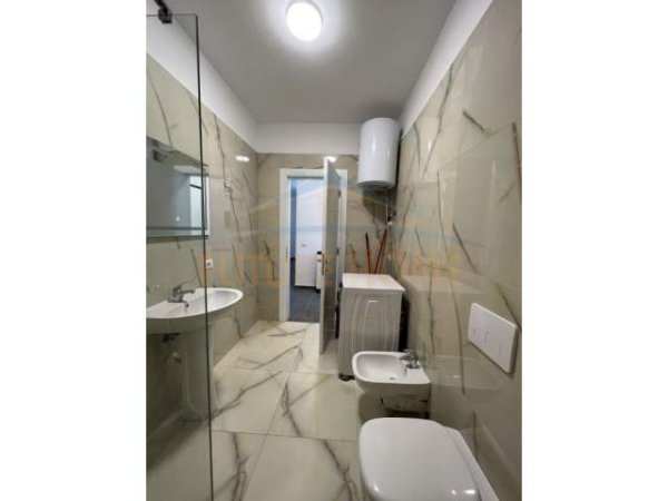 Tirane, jepet me qera apartament 1+1 Kati 7, 70 m² 400 Euro (Teodor Keko)
