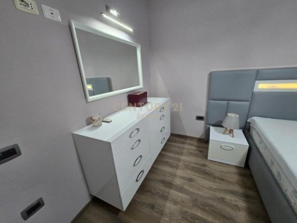 Tirane, jepet me qera apartament 1+1 Kati 4, 59 m² 550 € (pazari i ri)