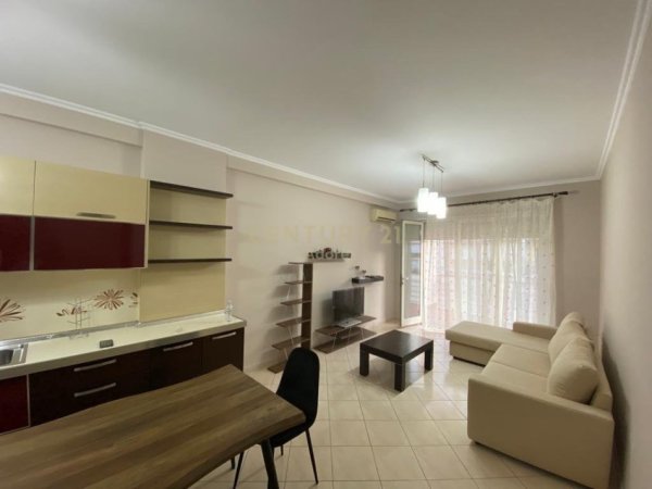 Tirane, jepet me qera apartament 1+1+Ballkon Kati 9, 78 m² 500 € (don bosco)