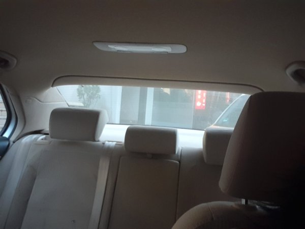 Tirane, shes makine WOLSVAGEN JEETA Benzin, gri metalizato manuale Klima 215.000 km 3.250 €