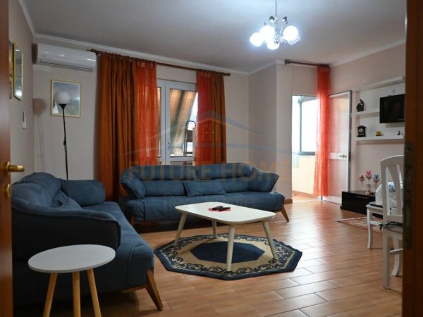 Tirane, jepet me qera apartament 2+1 Kati 3, 105 m² 680 € (Rrugën e Dibrës)