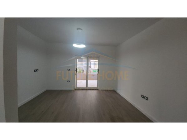 Tirane, shitet apartament 1+1+Aneks+Ballkon Kati 1, 77 m² 180.000 € (KOMUNA PARISIT)