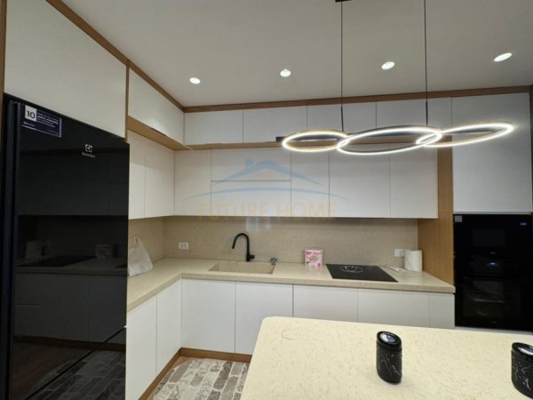 Tirane, jepet me qera apartament 2+1 Kati 6, 125 m² 1.800 € (Kompleksi Delijorgji)