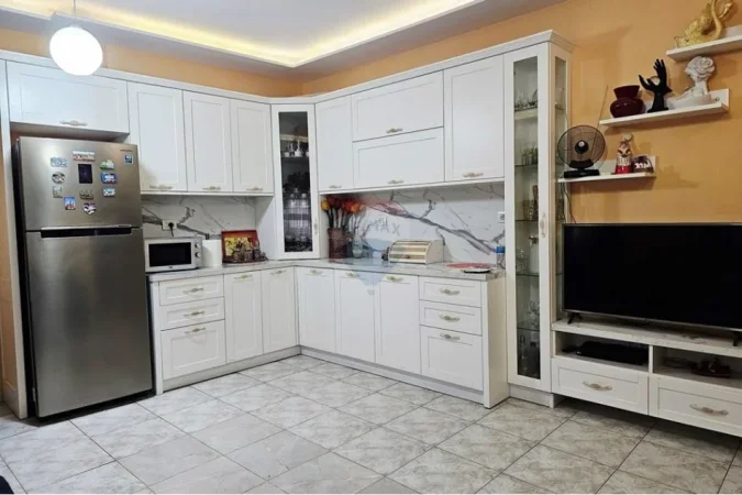 Tirane, shitet apartament 2+1 Kati 2, 89 m² (Hipoteka, Tiranë(ID: 530181003-448)