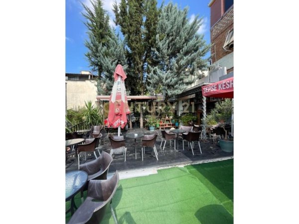 Tirane, jepet me qera bar-resorant Kati 0, 320 m² 2.300 € (Shkoze)