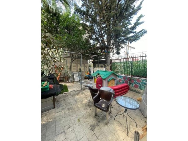 Tirane, jepet me qera bar-resorant Kati 0, 320 m² 2.300 € (Shkoze)