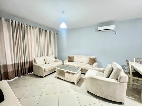 Tirane, jepet me qera apartament 2+1 , 80 m² 580 € (Kompleksi Tower Bridge 3, Rruga e Dibres)