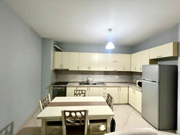 Tirane, jepet me qera apartament 2+1 , 80 m² 580 € (Kompleksi Tower Bridge 3, Rruga e Dibres)