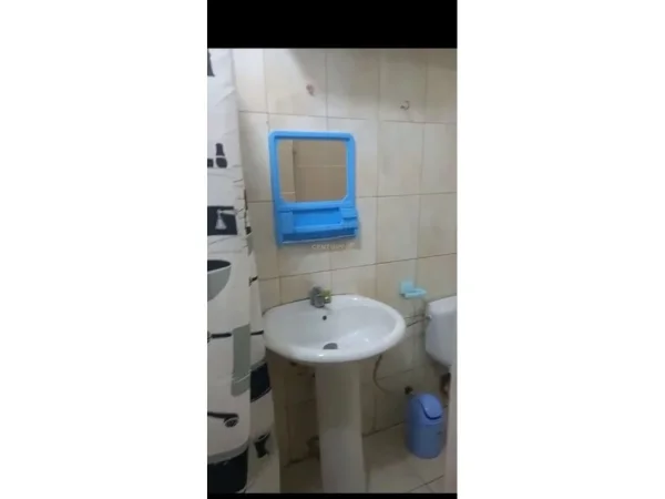 Tirane, jepet me qera garsonier 1+1 Kati 0, 65 m² 300 € (Fresku)