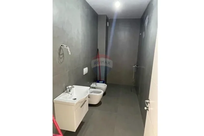 Tirane, shitet apartament 1+1 Kati 8, 83 m² 180.000 € (Rruga 5 Maji, Tiranë(ID: 530571005-43)