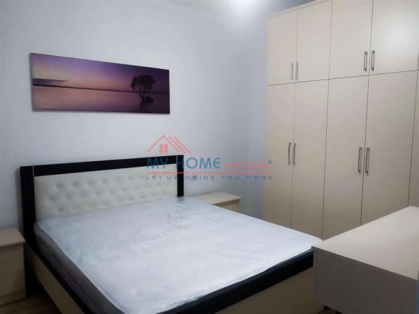 Tirane, jepet me qera apartament 1+1+Ballkon Kati 5, 69 m² 520 € (Rruga Dritan Hoxha)