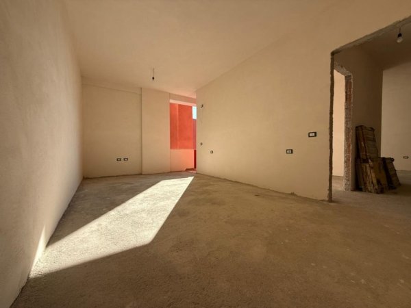 Tirane, shitet apartament 2+1 Kati 7, 98 m² 161.500 € (Oxhaku)