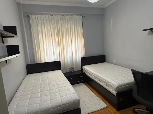 Tirane, shitet apartament 1+1+Ballkon Kati 4, 63 m² 170.000 € (Kompleksi Delijorgji)
